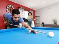 Il fratellastro interrompe l'allenamento di Dani Diaz per fare sesso cardio - S26:E7