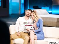 La Fantasía de Esposa Caliente de Sammm con un Hombre Negro mientras Alex Observa
