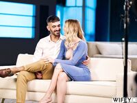 La Fantasía de Esposa Caliente de Sammm con un Hombre Negro mientras Alex Observa