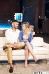 La Fantasía de Esposa Caliente de Sammm con un Hombre Negro mientras Alex Observa