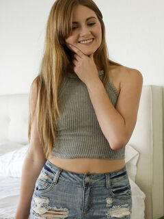 Miley Cole