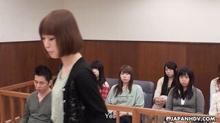Suspensão no Tribunal Shiori Uehara Domina Kaede e o Réu
