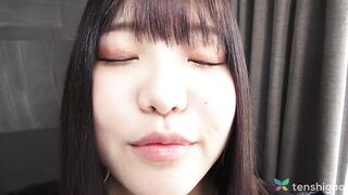 Estudiante Curvilínea Madoka Watanabe Busca Emoción en Tenshigao