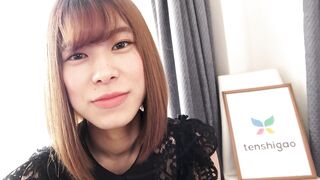 Nono Sakurai in lingerie si diverte con il suo corpo a Tokyo