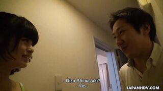 Rika Shimazaki Atada y Provocada por su Admirador