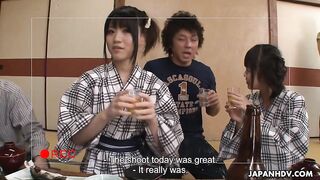 Kotomi Asakura und Co feiern mit haariger Orgie