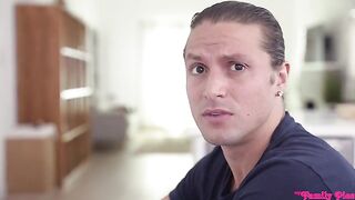 Stiefbruder zwingt Stiefschwester zum Sex nach dem sie ihn beim Wichsen ertappt S26:E6