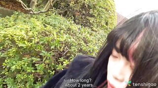 Akane Okawa aguiche ses seins imposants et se fait examiner et satisfaire