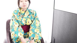 Découvrez le Début de Noa Makino Explorant Seins et Plaisir Vibrant