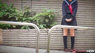 Fu Sazanami en uniforme exhibiendo su juego de calle