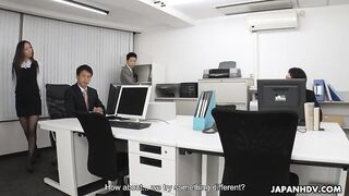 Orgía en la Oficina Luke Ichinose se une a sus malvados compañeros