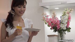 Soddisfa le tue fantasie coniugali con il servizio giornaliero di Yura Hitomi