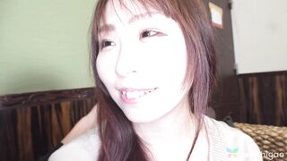 Primera Escena Pornográfica de Ryo Ayase Jugueteo de Pezones y Placer de Creampie