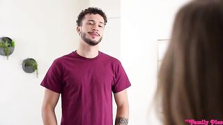 Stepbro Apollo Surprises Venus with Creampie instead of Dad - S35:E6
