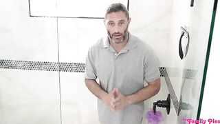 Padrastro Enseña Tareas Domésticas a Hijastra S1:E7