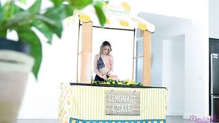 Sofía Dulce Enseña Receta Secreta de Limonada a su Hijastro T7:E3