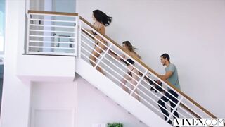 Vixen College Couple Offer Themselves to Filming Student