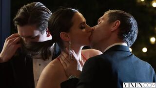 Noite de Premiação de Tori Black: Dois Homens, Uma Mulher, Prazer Ilimitado