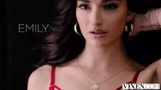Modelos Mimadas Emily & Gianna: Prazeres Kinky do Pai
