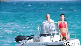VIXEN Latina Sugar Baby Satisfies Her Daddy On Vacation