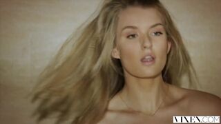 A Surpresa Maliciosa de Mia Para Seu Sugar Daddy