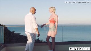 Club Vixen Vacation: Rencontre Anonyme à l'Hôtel