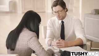 Lección Anal del Tutor con la Estudiante Traviesa Charlotte