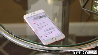 Zoe la adolescente sorprendida por el hermano de su mejor amiga Albert