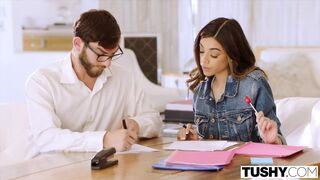 Tägliche Analbeherrschung der Studentin durch den Tutor Schwarm