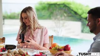 Casal Divorciado Explora Brinquedos Anais com Haley