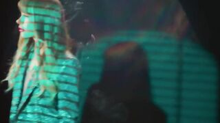 Estreia de Naomi como Modelo Fotosensual em Trio