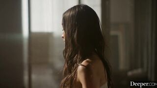 Séance de Bondage Intense de la Maîtresse Maitland avec la Soumise Emily Partie 1