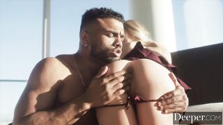 Averys Schlüssel entsperrt die Lust der Sub während der Ehemann unterhält
