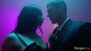 Amordaçada, Dominada: A Odisseia de April no Kink do Nightclub