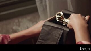 L'Orgasme Intense de Nicole Attachée les Frissons Voyeurs d'Avery en Fauteuil Roulant