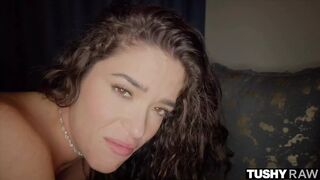Fantasia de Boca na Bunda da Morena Vitória Realizada por Macho Famelico