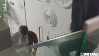 Neighborly Mom Savannah's Open Door Gangbang