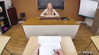 Nuova Maestra Monella Scopa Studente il Primo Giorno