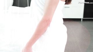 Massaggio in Doccia di Alyssia Kent con un Masseur