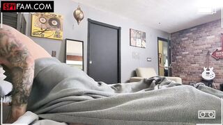 Belle-mère rejoint le sex doll du beau-fils