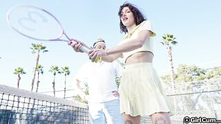 Un Match de Tennis de Plaisirs Extatiques - 16 Orgasmes