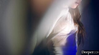 Exploring Dark Desires: Xxlayna Marie's Aquarium Encounter