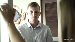 Nachbar vögelt Bailey nach Einladung