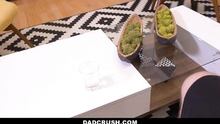 Daddy Return To Fuck His Stepsdaughter