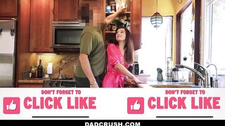 Dad's Morning Delight: Daughter Avery Moon's Hungry Breakfast