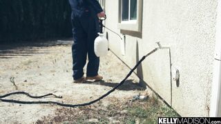 Exterminator Fucks Away My Bug Problem
