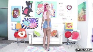 Jazmin Luv chupa polla dura follando coño mojado